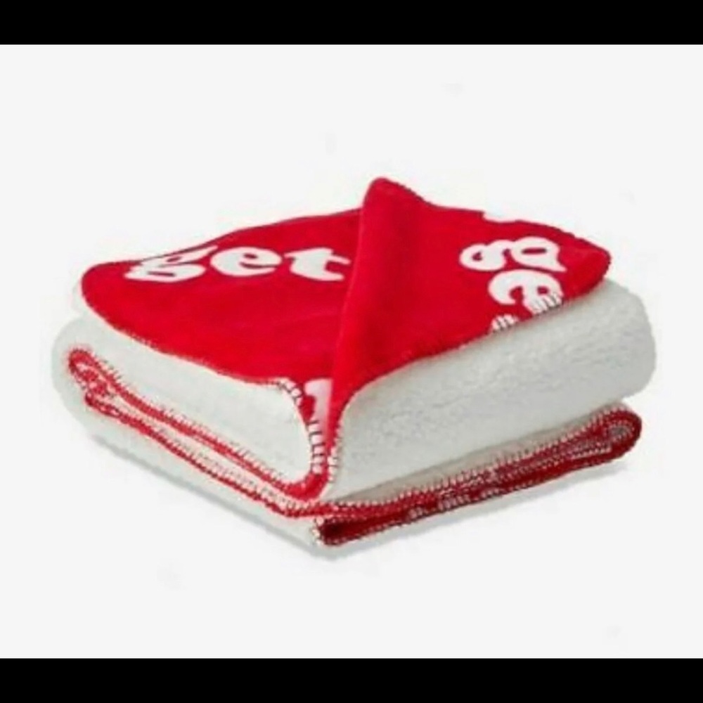 PINK SHERPA BLANKET Let’s Get Cozy